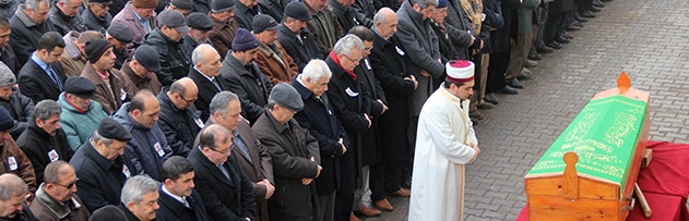 Cenaze namazında kırk kişi olursa, ona şefaatçi olur sözü hadis mi?